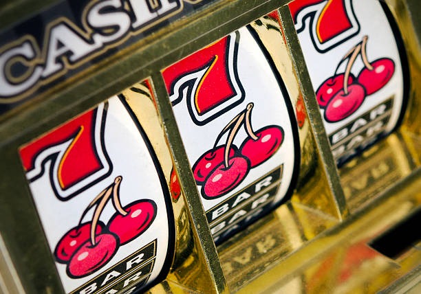 Casino Hold'em table layout showing dealer position and community cards